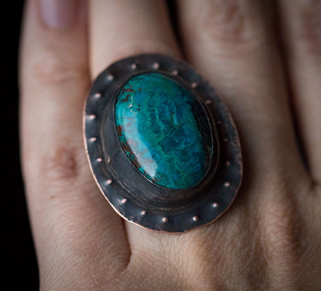 Pierścionek z dużą turkusową chryzokolą
