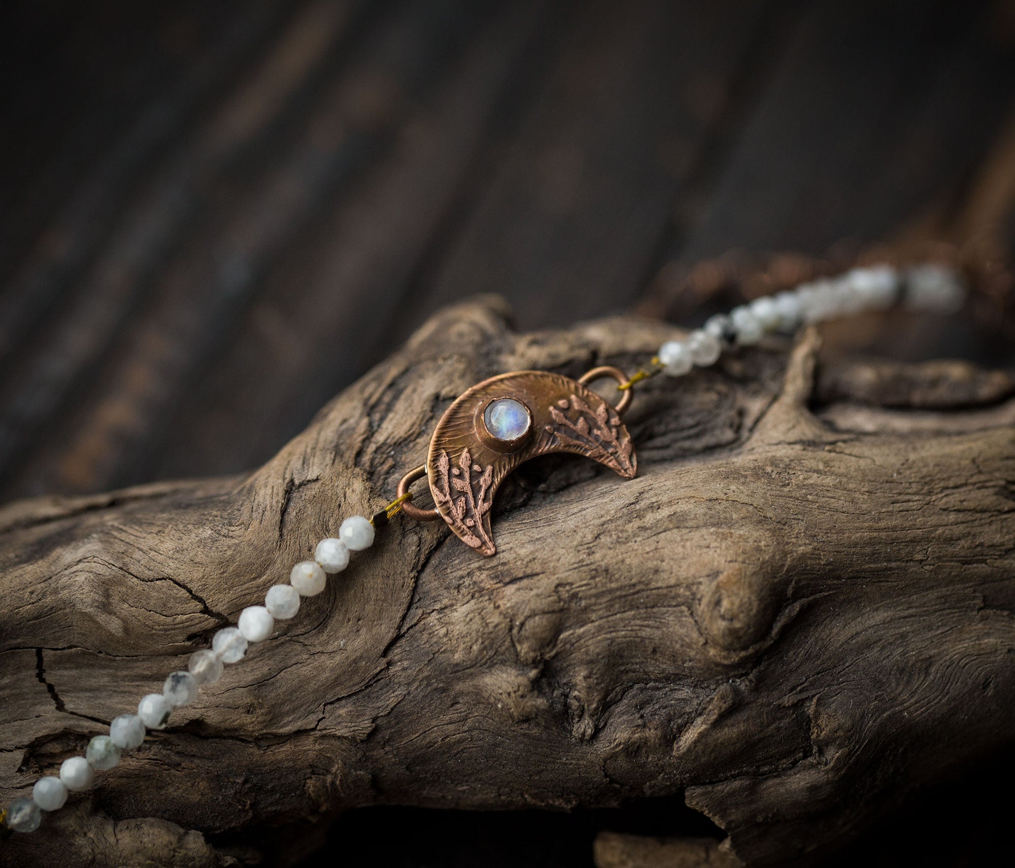 Bransoletka z lunulą i kamieniem księżycowym