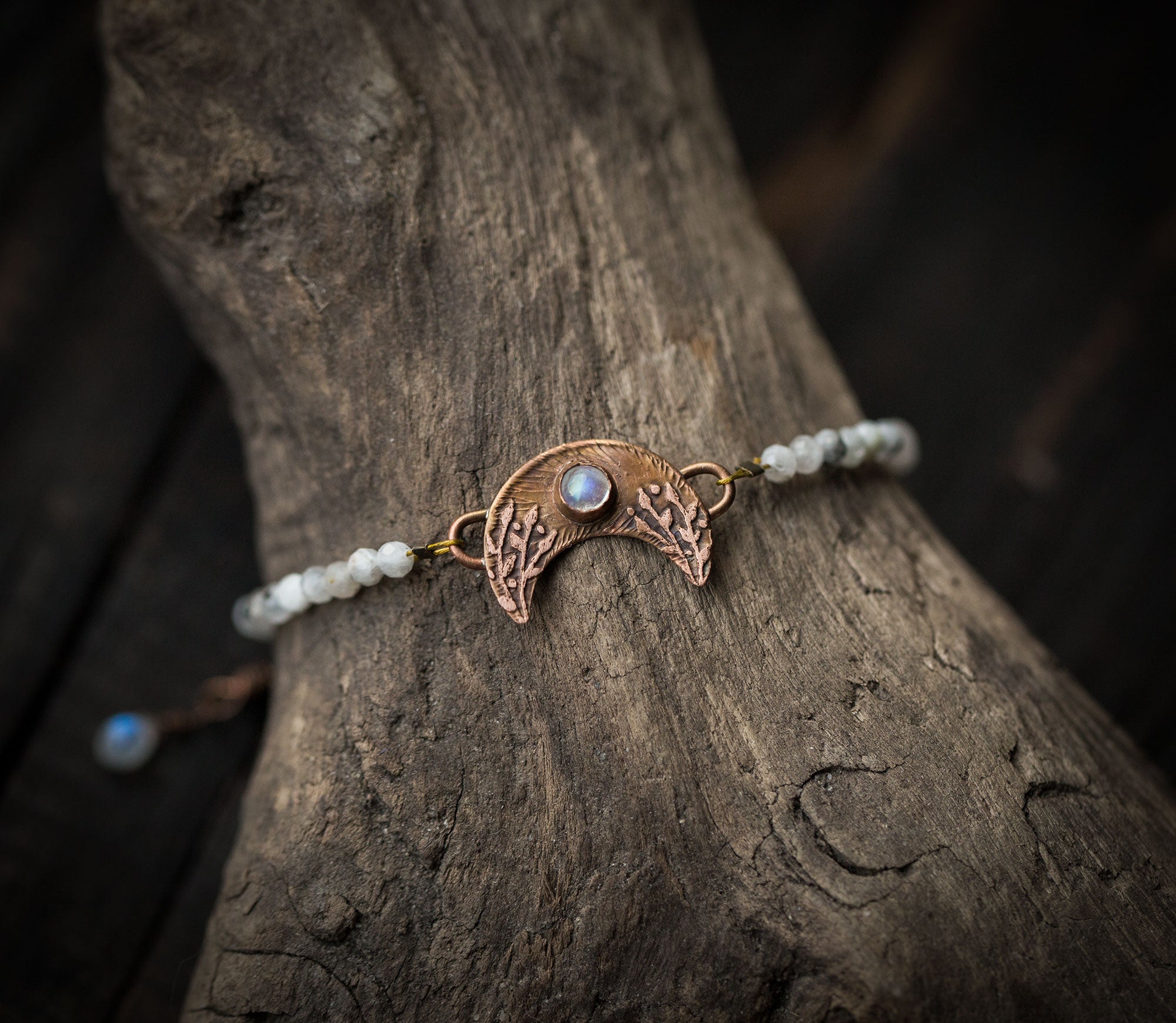 Bransoletka z lunulą i kamieniem księżycowym