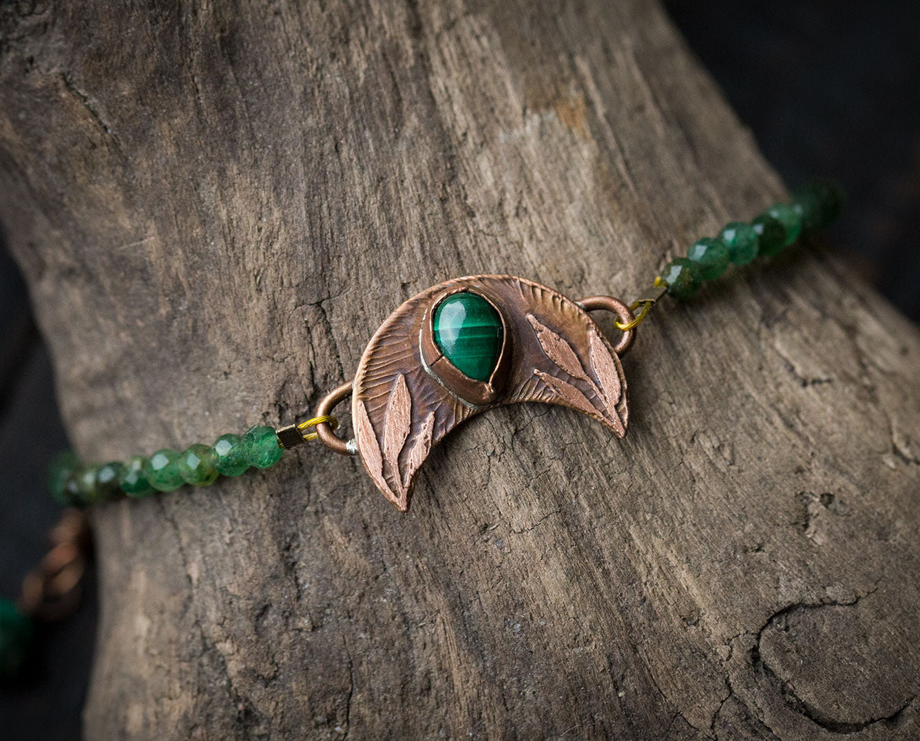 Bransoletka z lunulą, malachitem i turmalinem