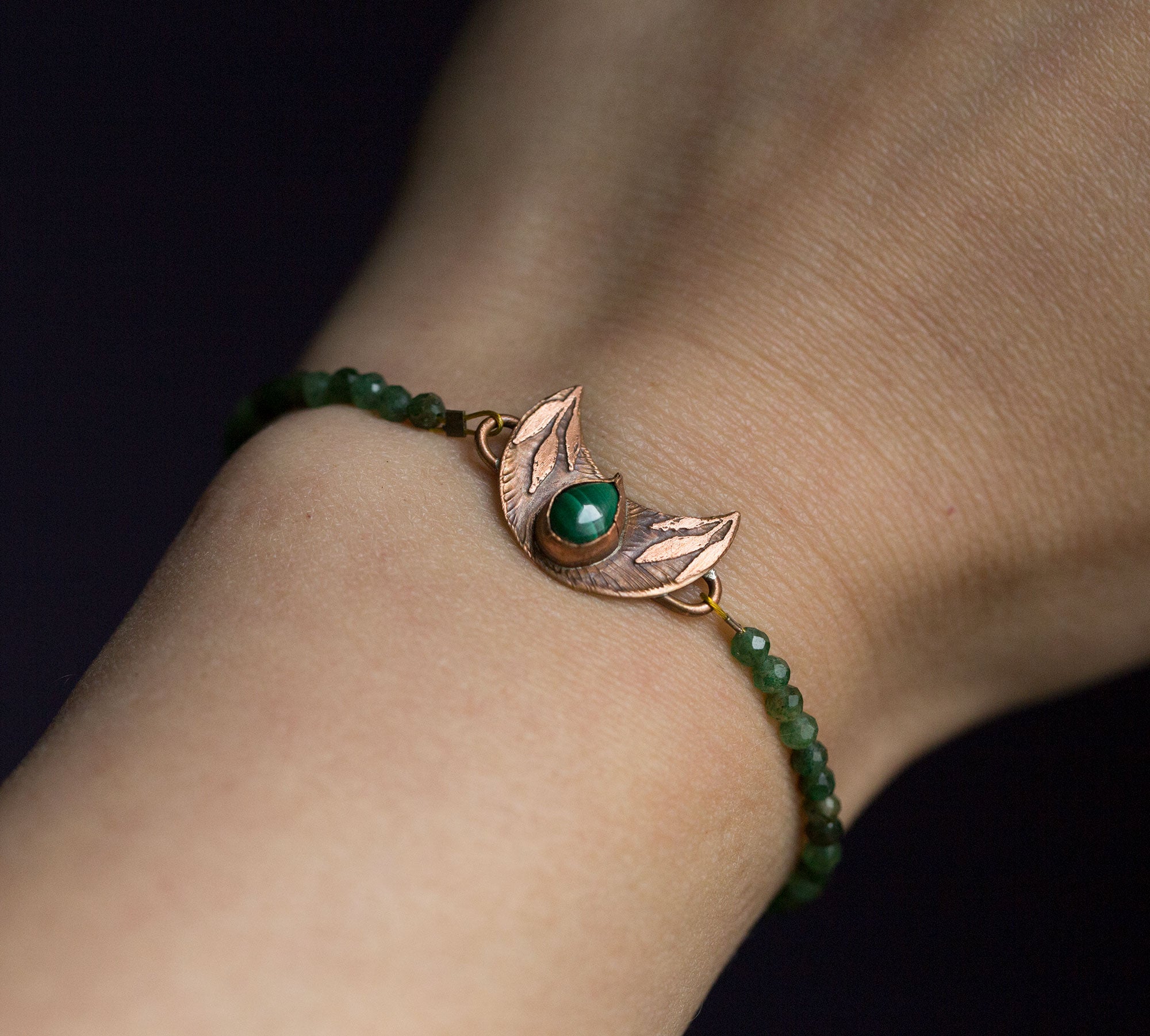Bransoletka z lunulą, malachitem i turmalinem