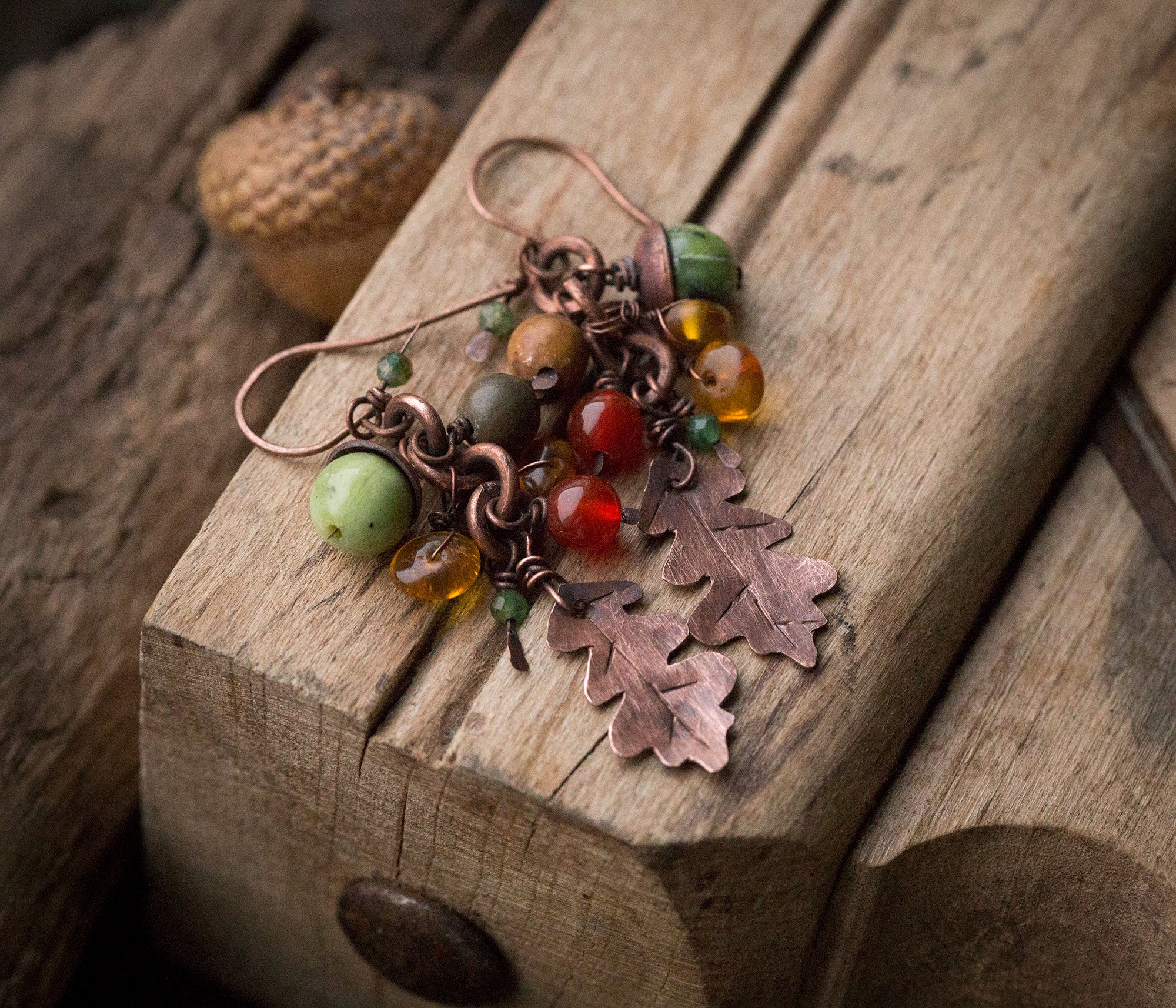 Kolczyki małe liście dębu z żołędziami, jesienne kolory