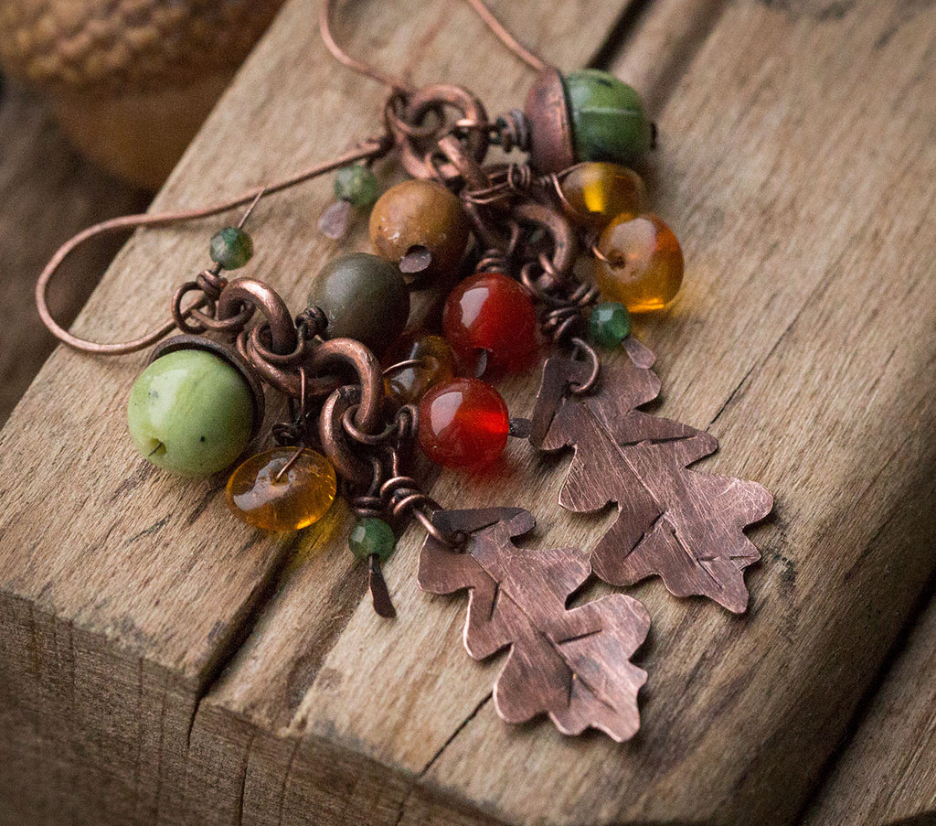 Kolczyki małe liście dębu z żołędziami, jesienne kolory