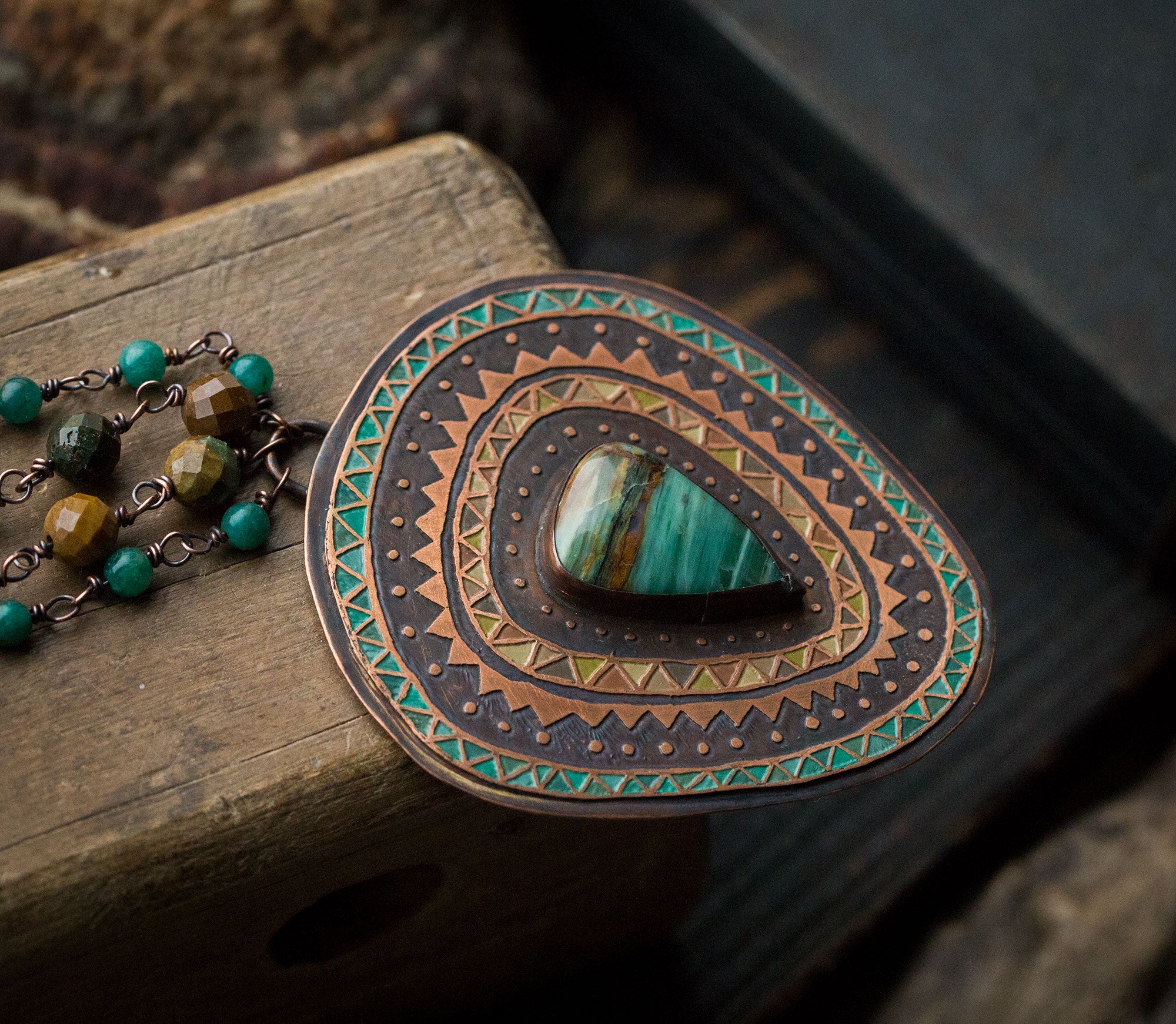 Malowany turkusowo-brązowy naszyjnik z turkusowym skamieniałym drewnem, amazonitem i jaspisem