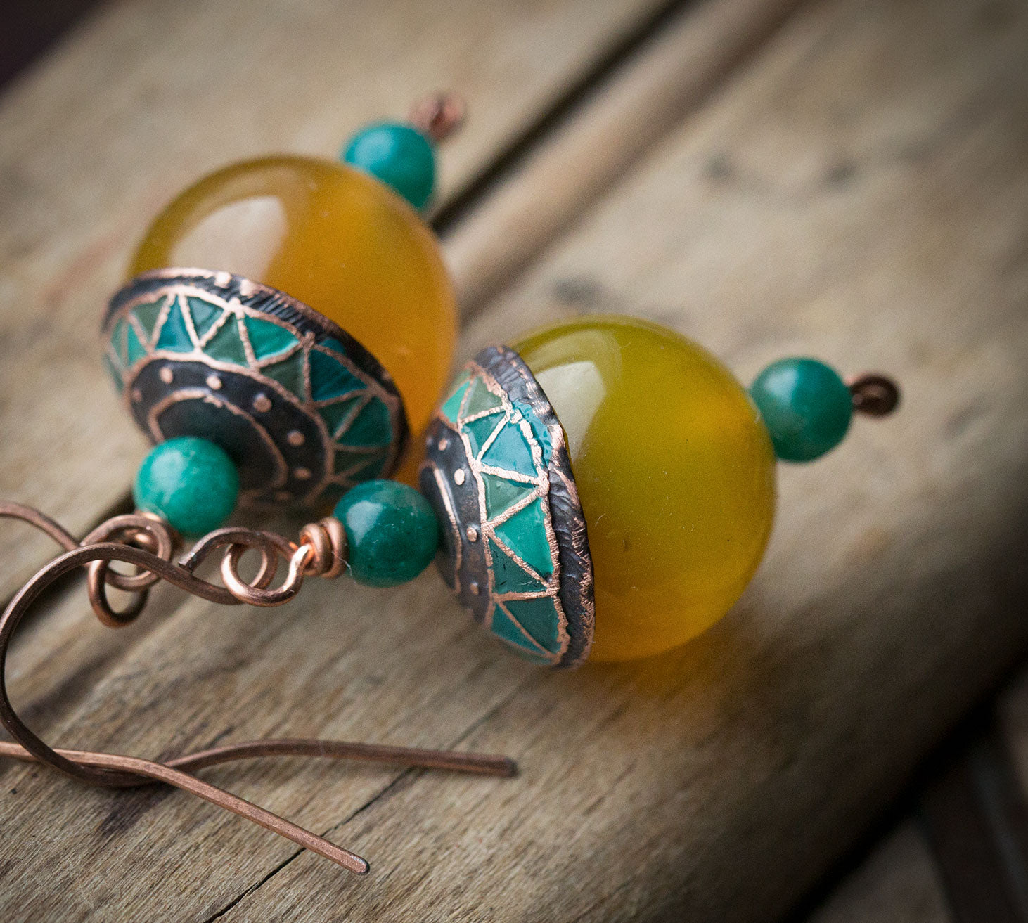 Kolczyki żółte kule agatu z amazonitem i etnicznym wzorem