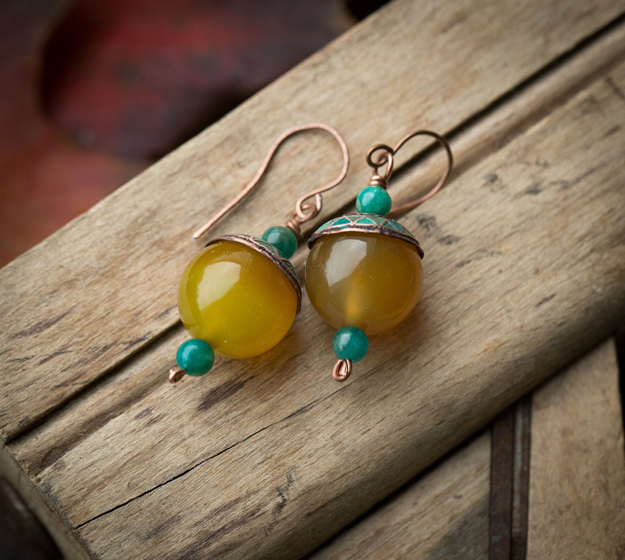 Kolczyki żółte kule agatu z amazonitem i etnicznym wzorem