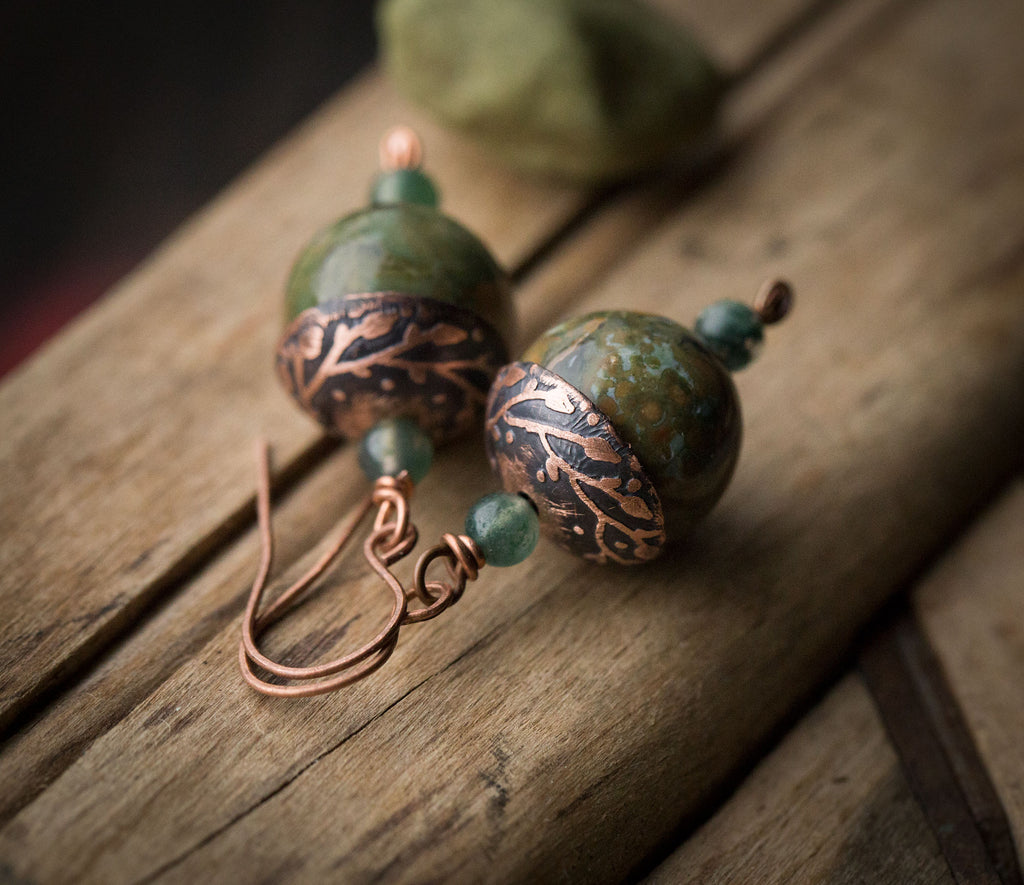 Kolczyki zielone kule riolitu z agatem mszystym i roślinnym wzorem