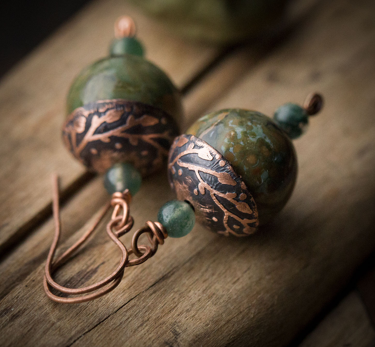 Kolczyki zielone kule riolitu z agatem mszystym i roślinnym wzorem