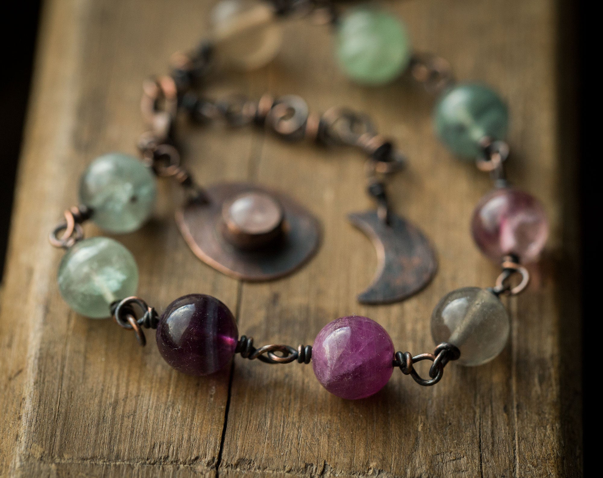 Księżycowa bransoletka z fluorytem i różowym kwarcem