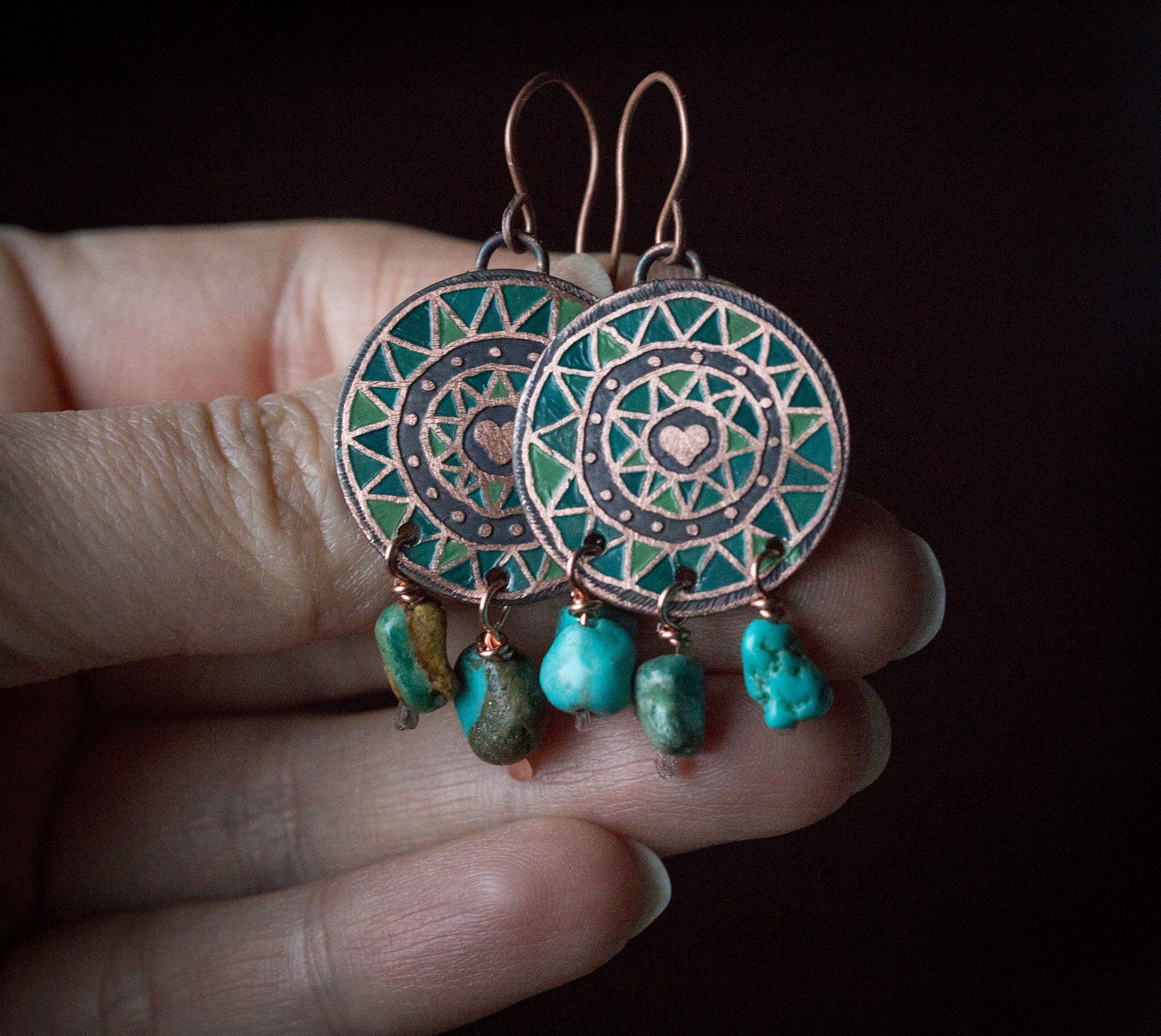 Turkusowe etniczne kolczyki z serduszkiem i turkusem
