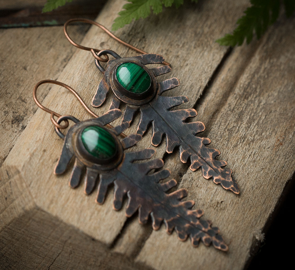 Kolczyki paprocie z malachitem