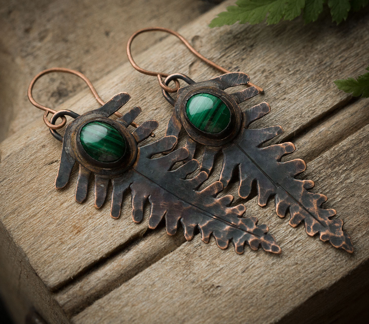 Kolczyki paprocie z malachitem