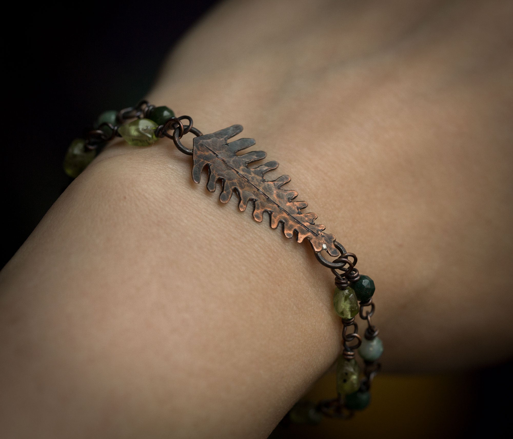 Bransoletka z paprocią, perydotem i agatem mszystym