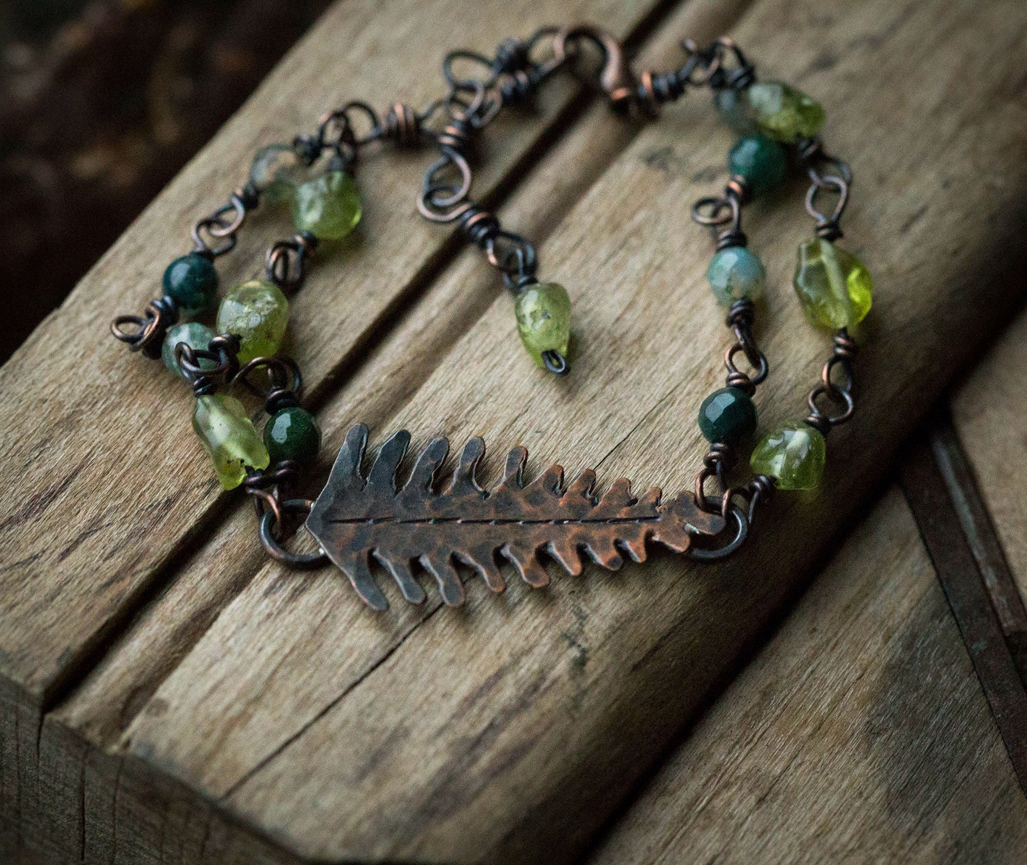 Bransoletka z paprocią, perydotem i agatem mszystym