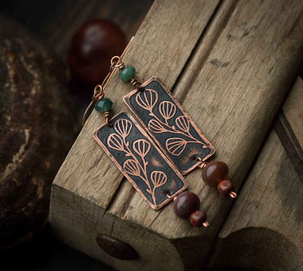 Prostokątne kolczyki z roślinnym rysunkiem, zielonym agatem i jaspisem