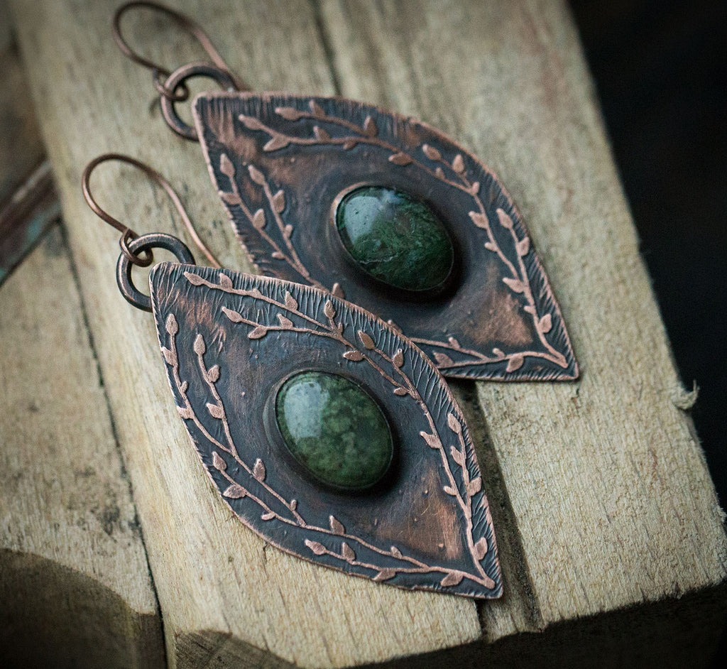 Kolczyki z agatem mszystym i roślinnym rysunkiem