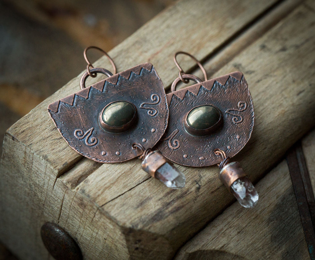 Kolczyki etniczne z pirytem i kryształem kwarcu