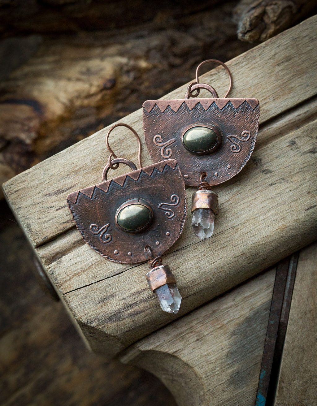 Kolczyki etniczne z pirytem i kryształem kwarcu