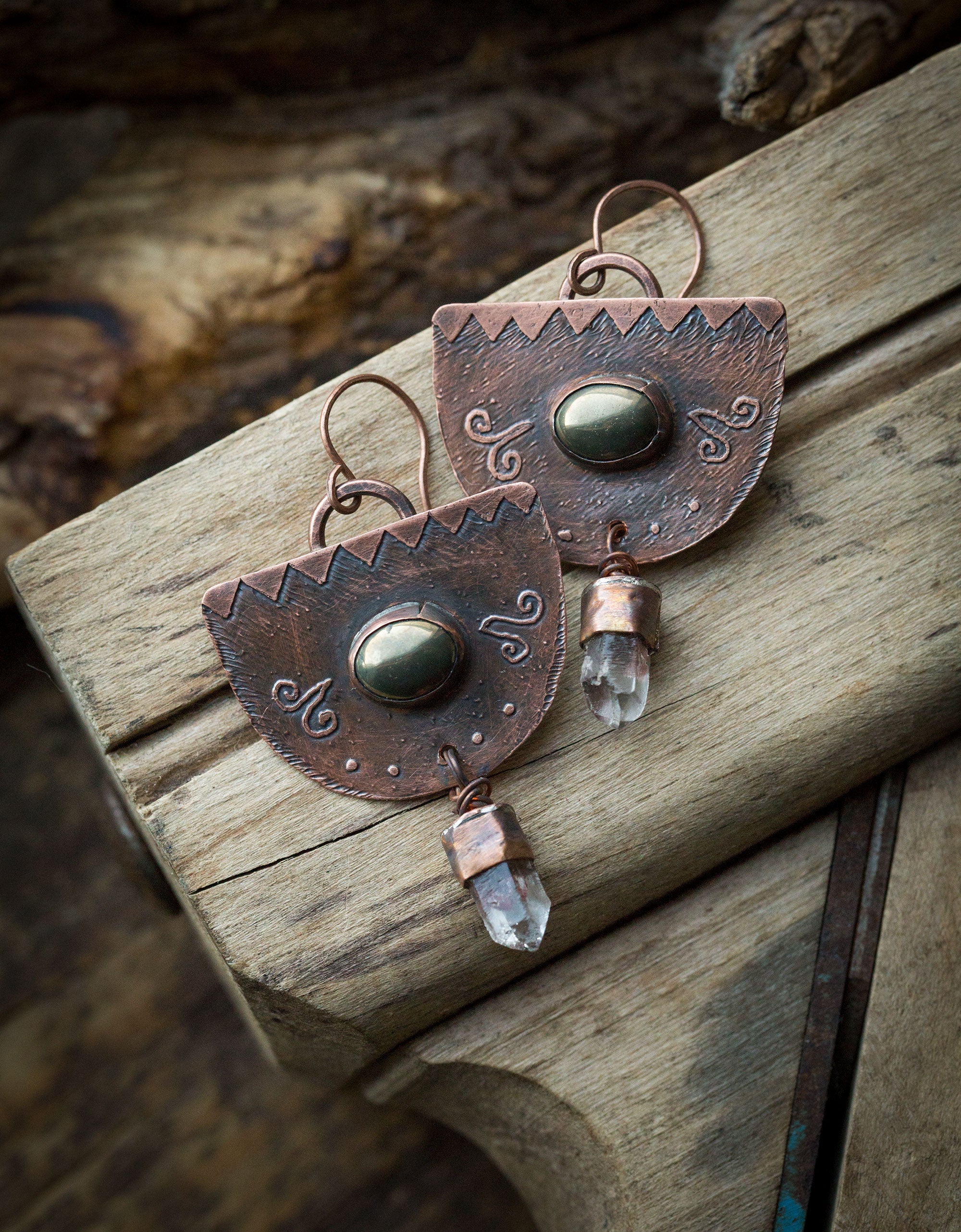 Kolczyki etniczne z pirytem i kryształem kwarcu