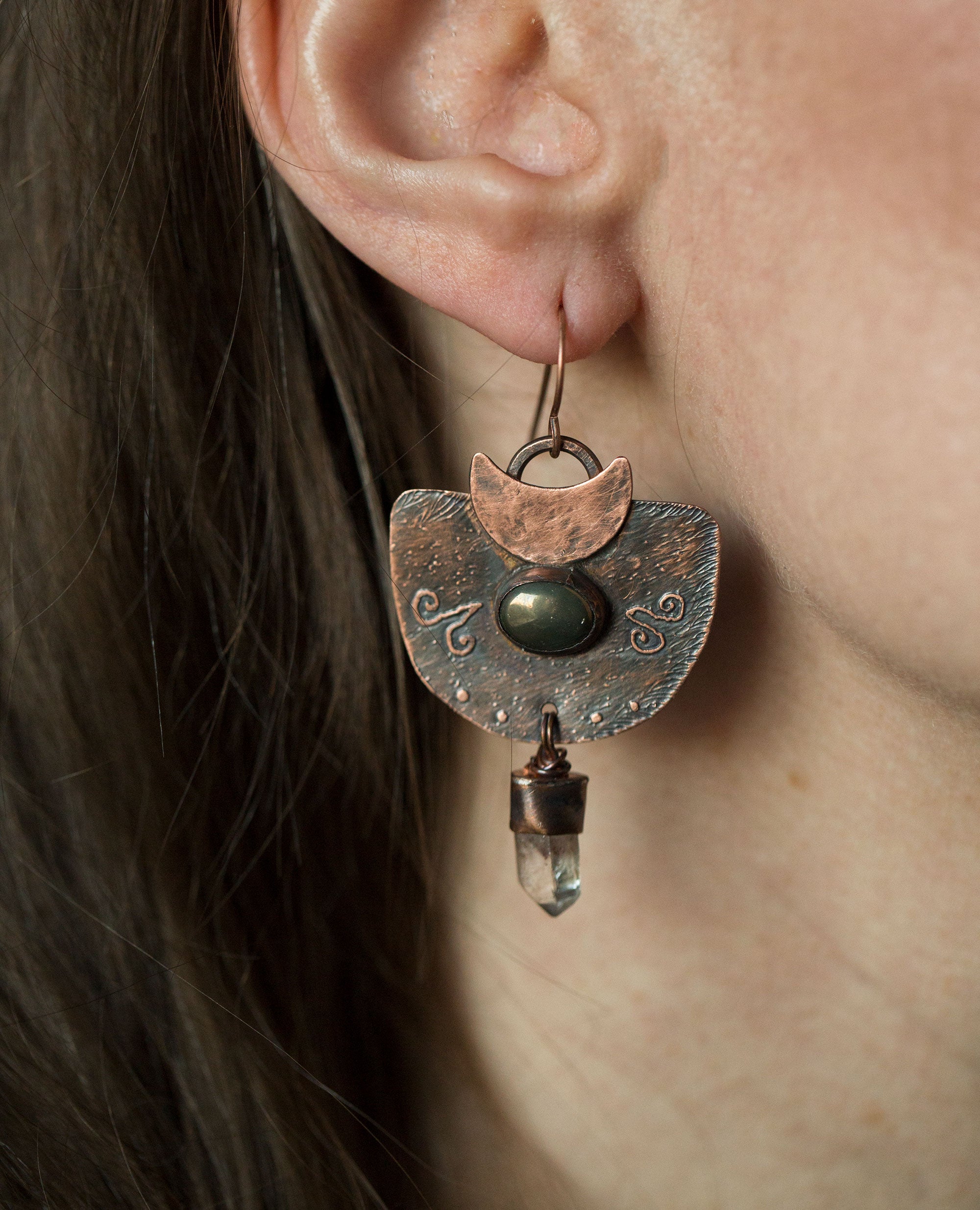 Kolczyki etniczne z księżycem, kolczyki z pirytem i kryształem kwarcu