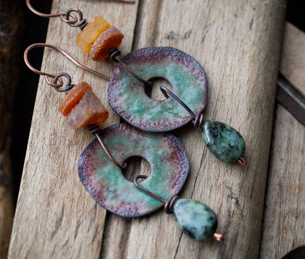 Kolczyki etniczne z emalią, bursztynem i turkusem