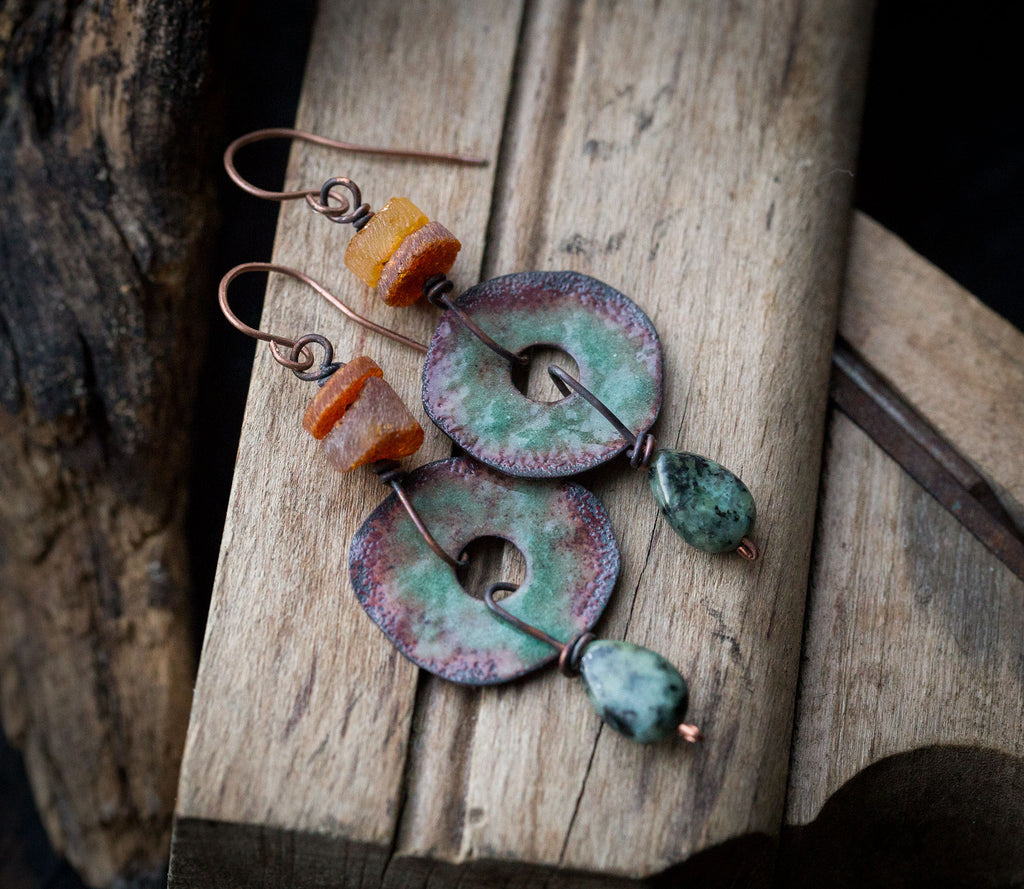 Kolczyki etniczne z emalią, bursztynem i turkusem