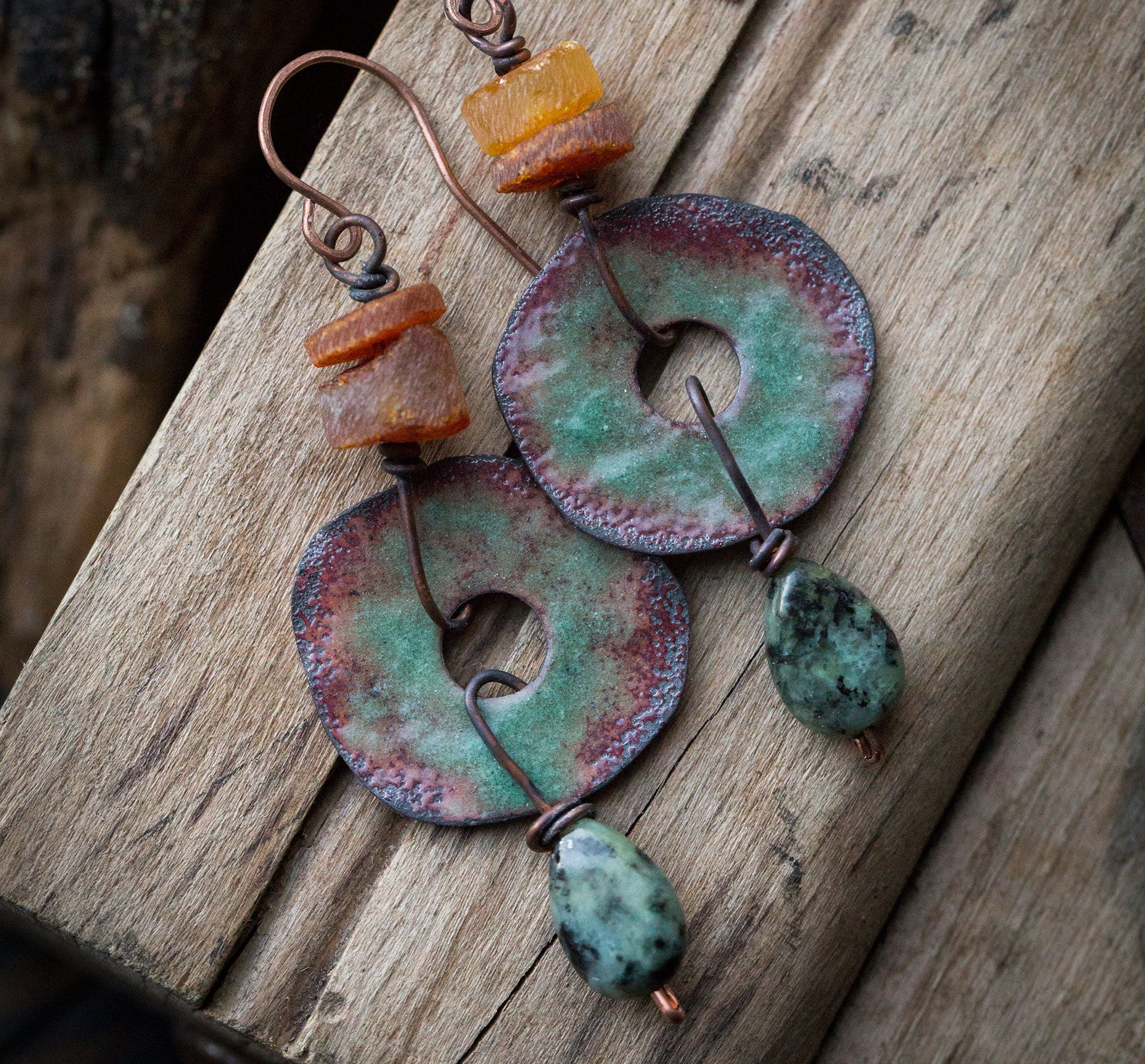 Kolczyki etniczne z emalią, bursztynem i turkusem