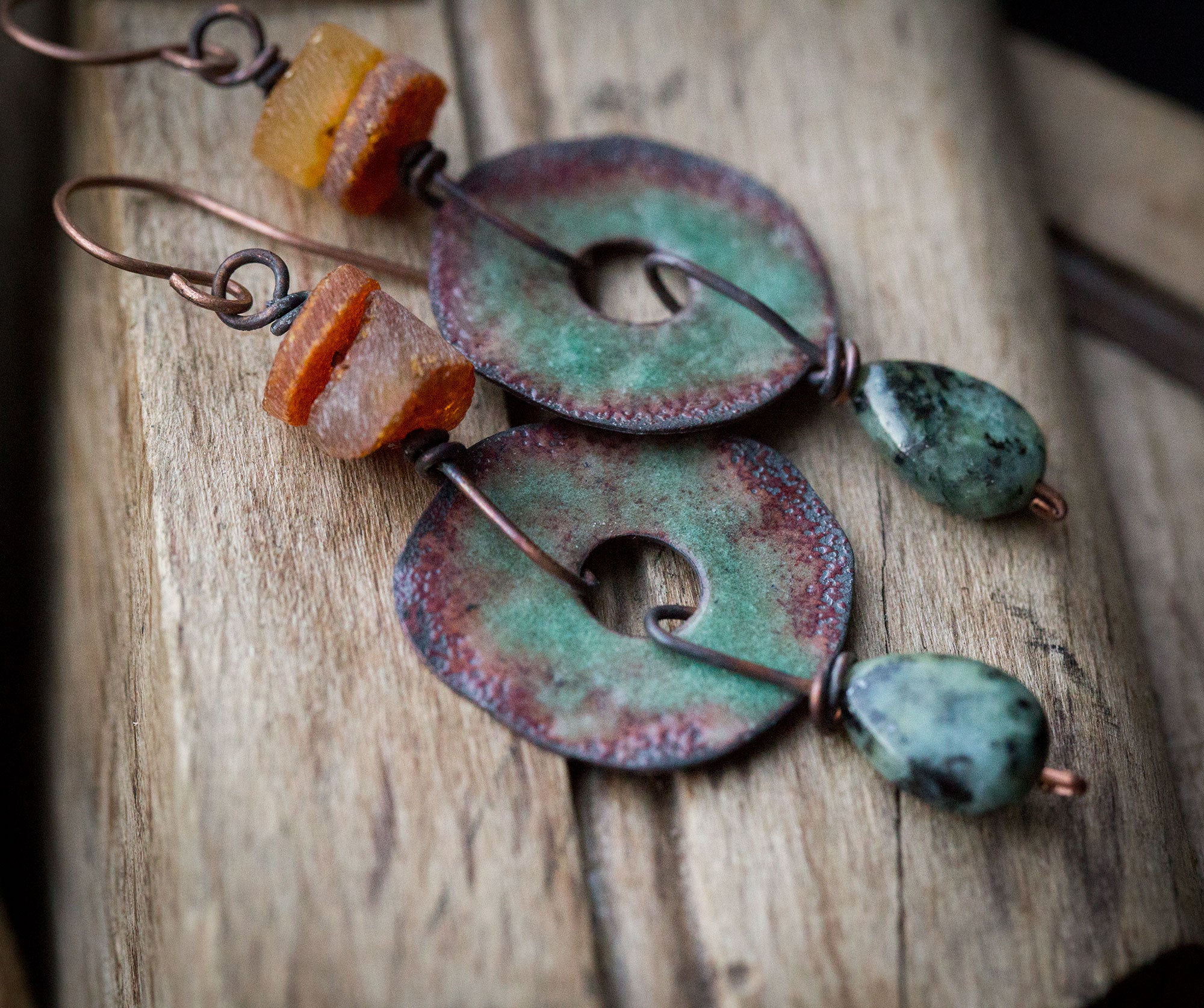 Kolczyki etniczne z emalią, bursztynem i turkusem