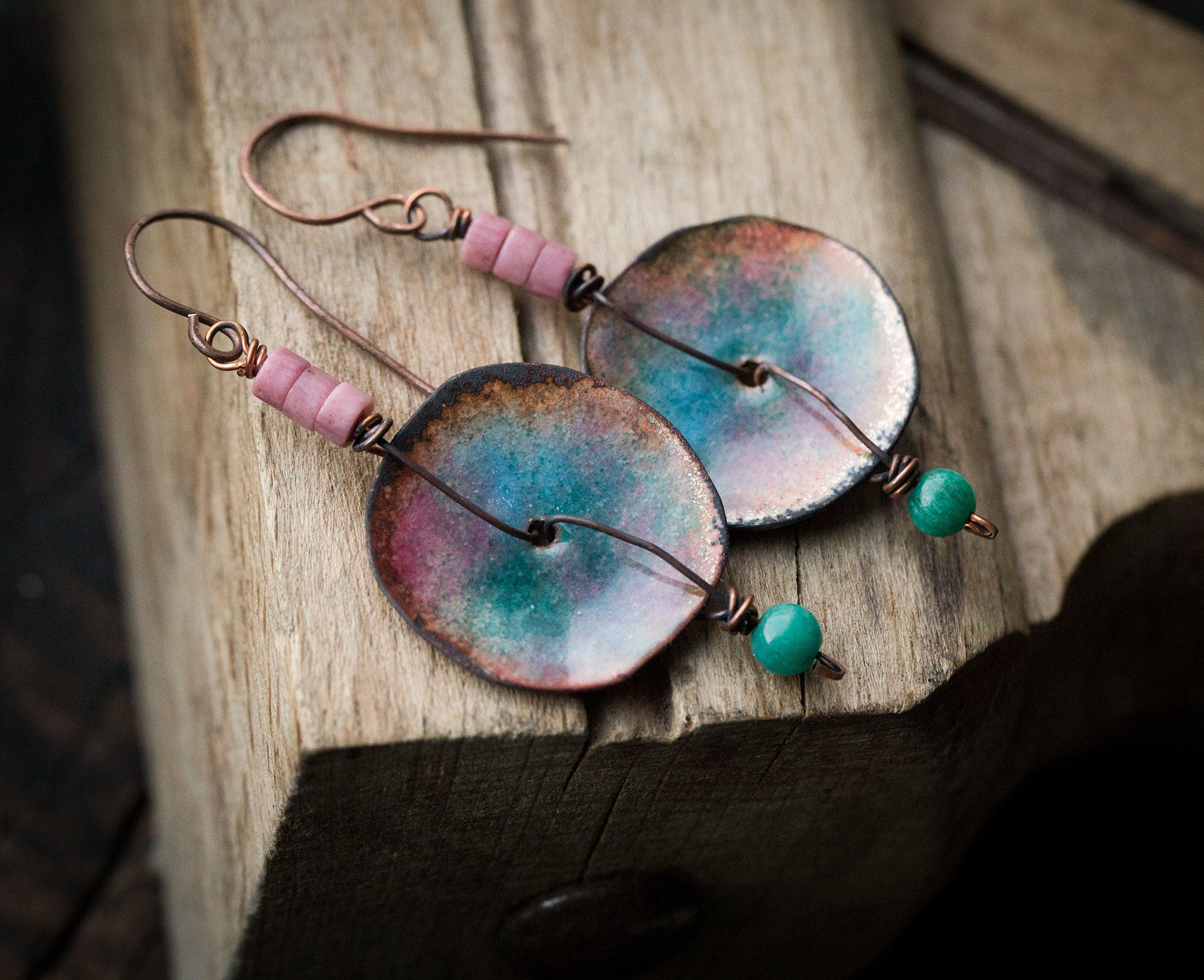 Kolczyki z pastelową emalią, rodonitem i amazonitem