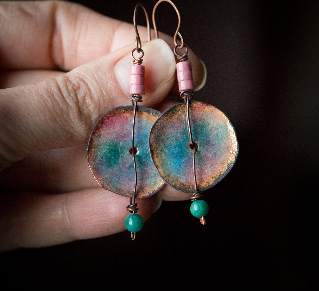 Kolczyki z pastelową emalią, rodonitem i amazonitem