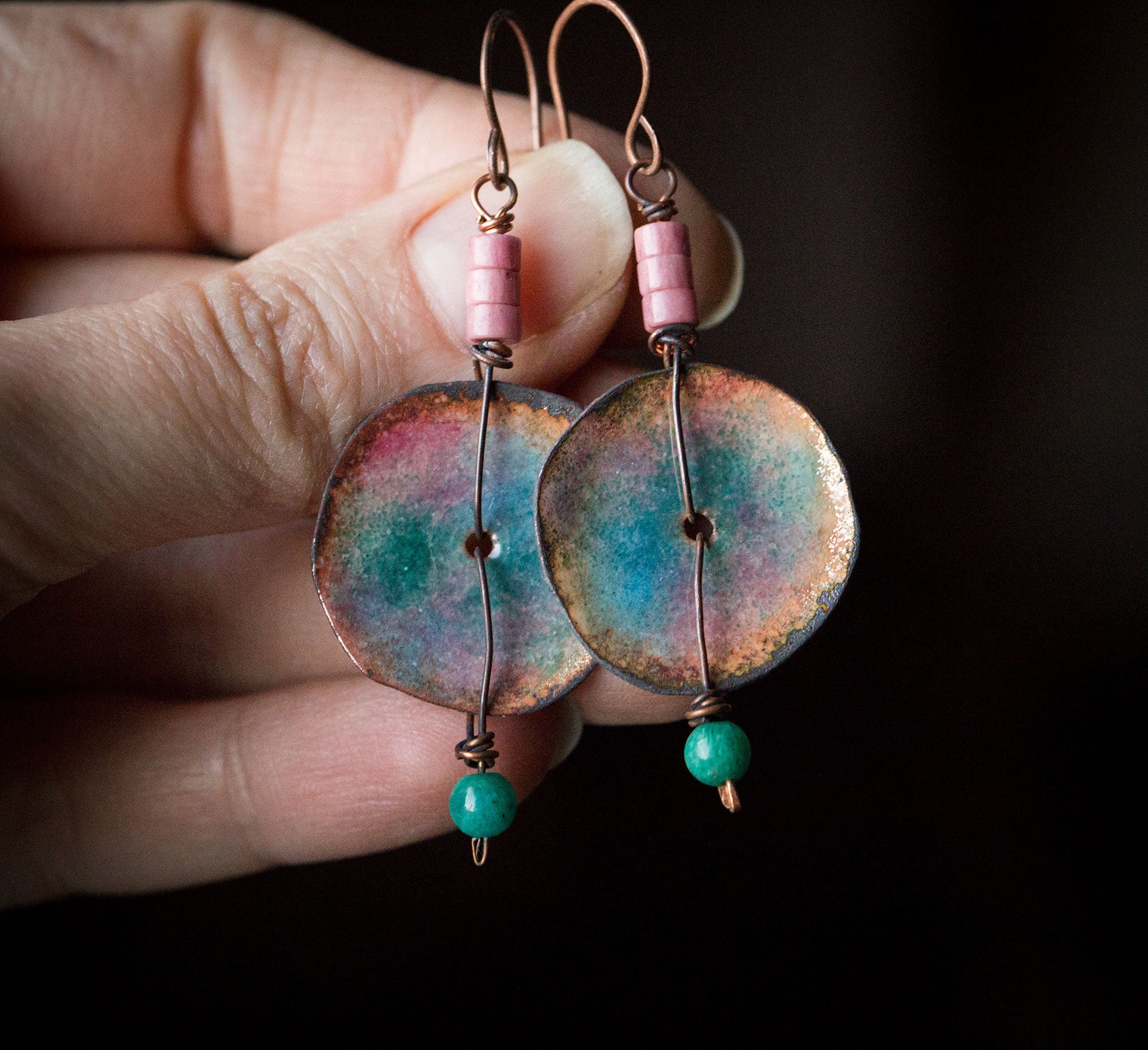 Kolczyki z pastelową emalią, rodonitem i amazonitem