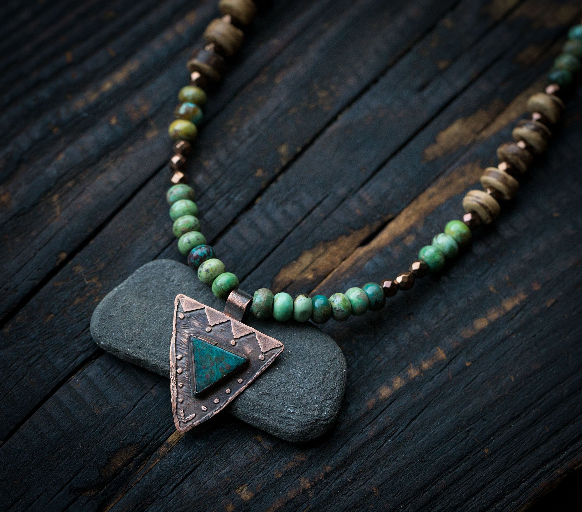 Naszyjnik etniczny z turkusami i kuprytem