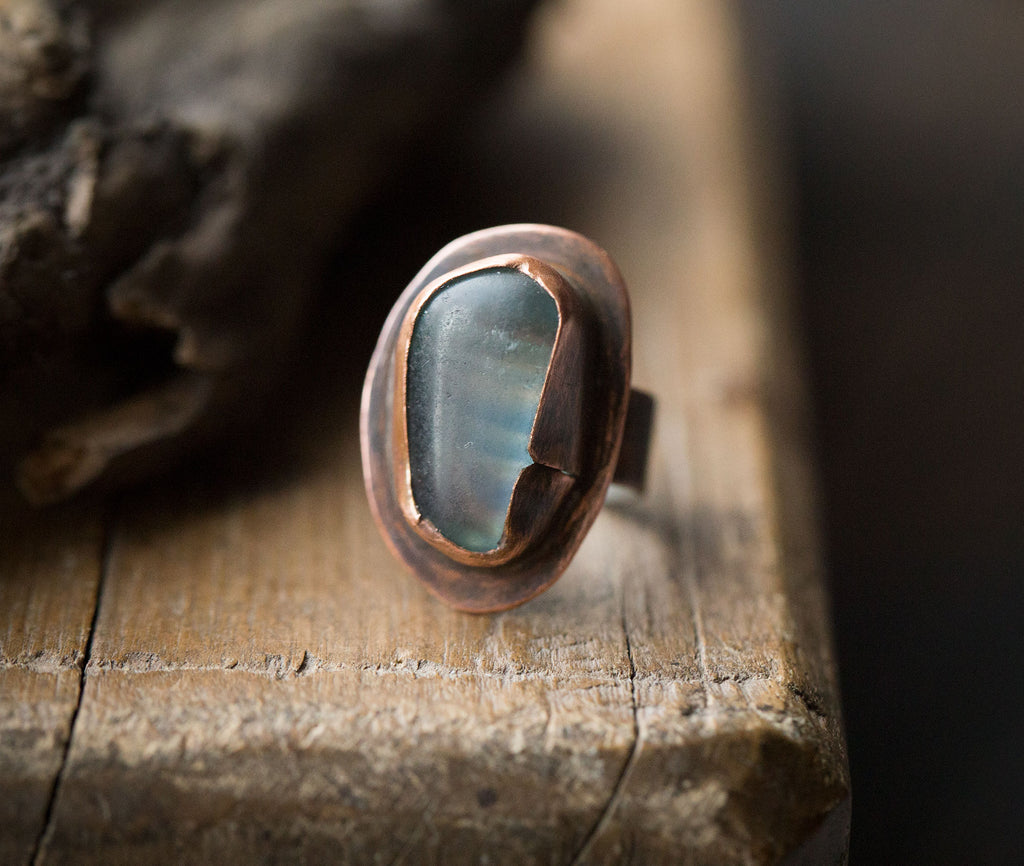 Pierścionek z błękitnym fluorytem