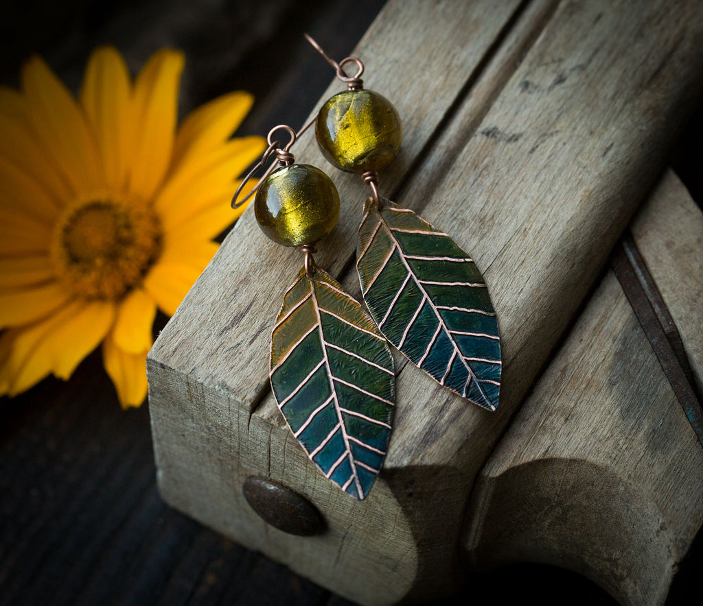 Kolczyki malowane liście, zielono-turkusowo-żółte z oliwkowym szkłem