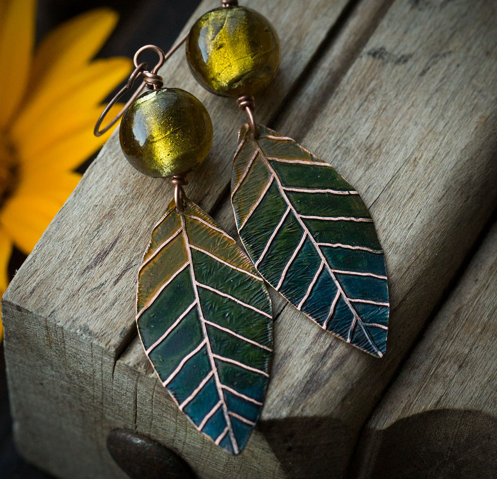 Kolczyki malowane liście, zielono-turkusowo-żółte z oliwkowym szkłem