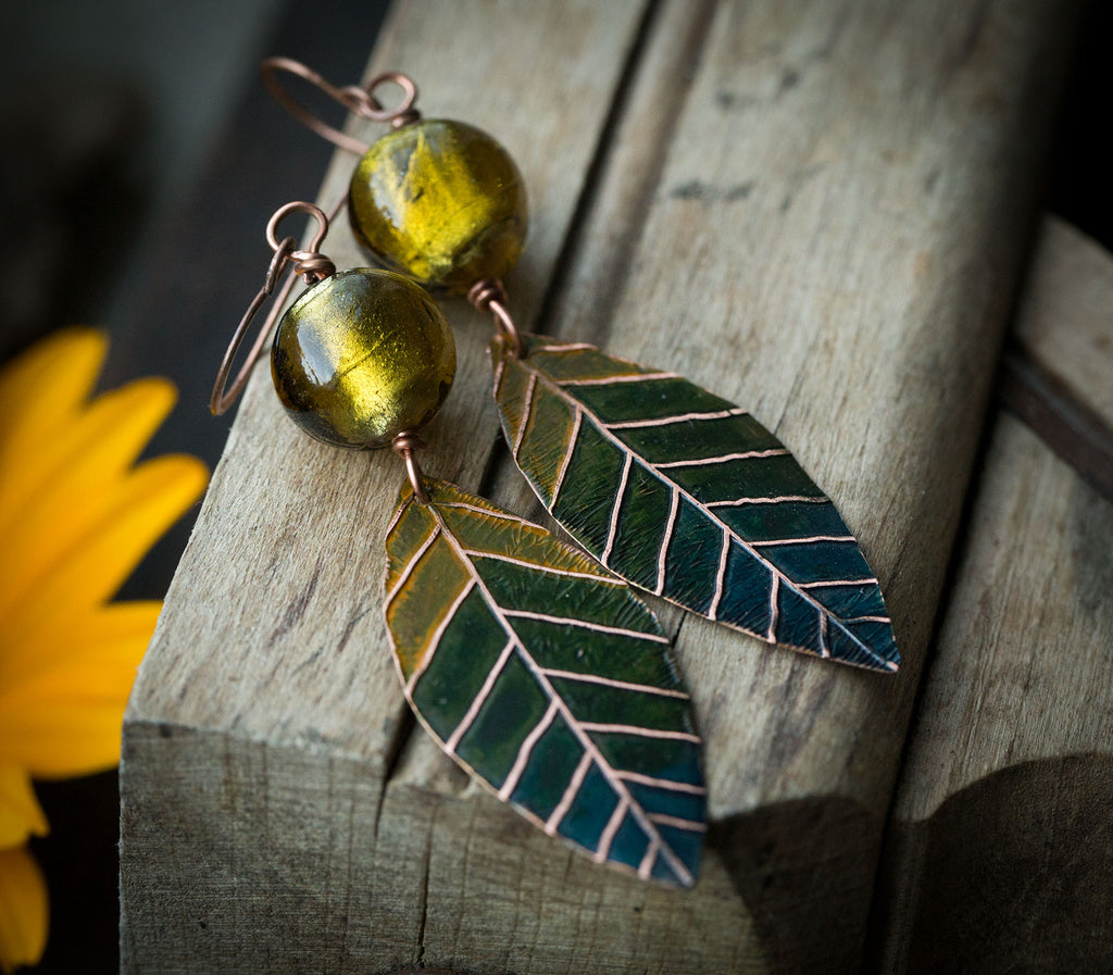 Kolczyki malowane liście, zielono-turkusowo-żółte z oliwkowym szkłem