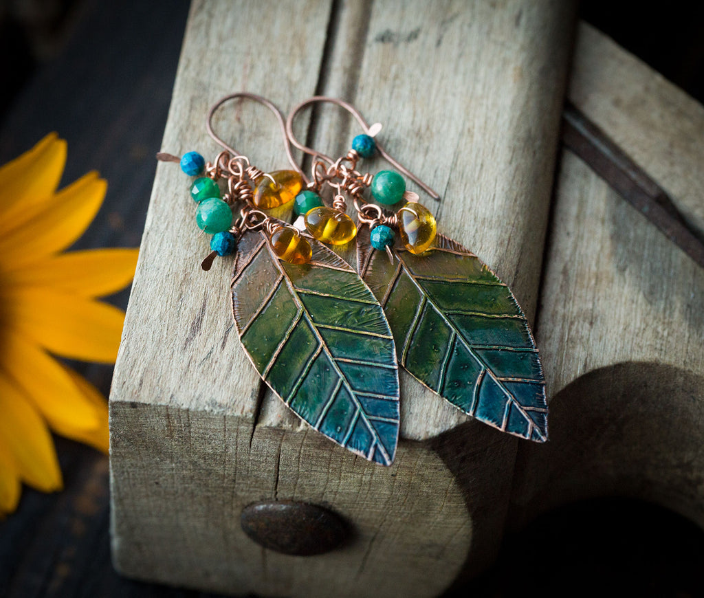 Kolczyki malowane liście, zielono-turkusowe kolczyki, bursztyn bałtycki amazonit