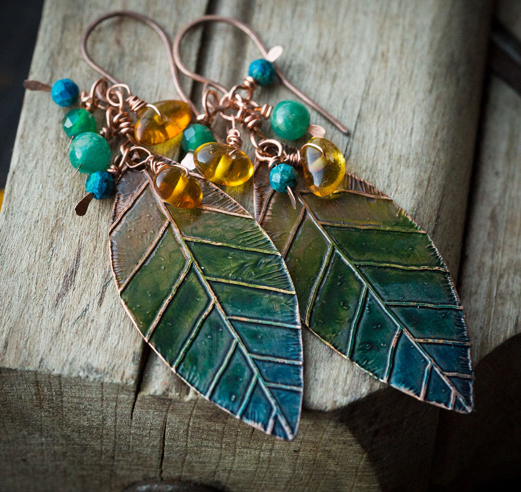 Kolczyki malowane liście, zielono-turkusowe kolczyki, bursztyn bałtycki amazonit
